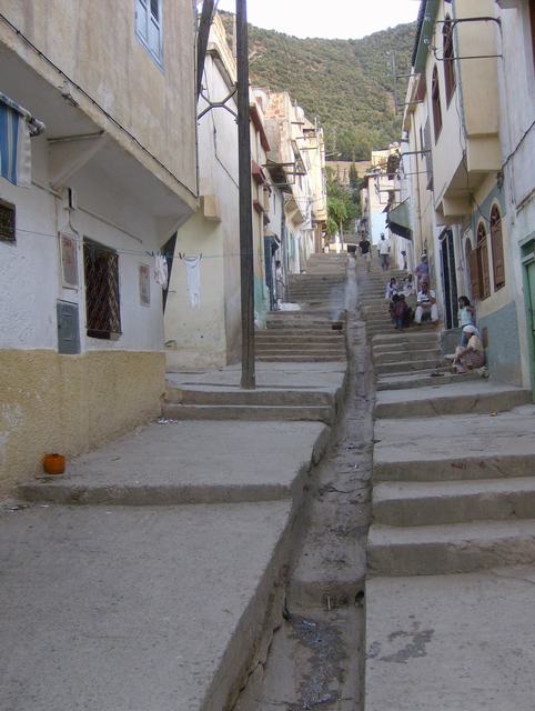 rue d'Azrou au Maroc, Moyen-Atlas